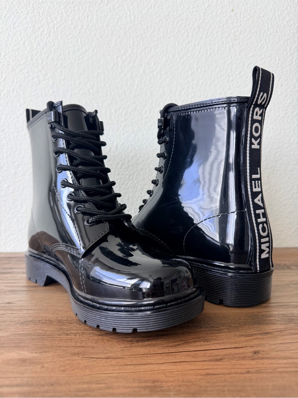 Michael Kors Womens Black Lace-Up Waterproof Rain Combat Boots (Size-6)